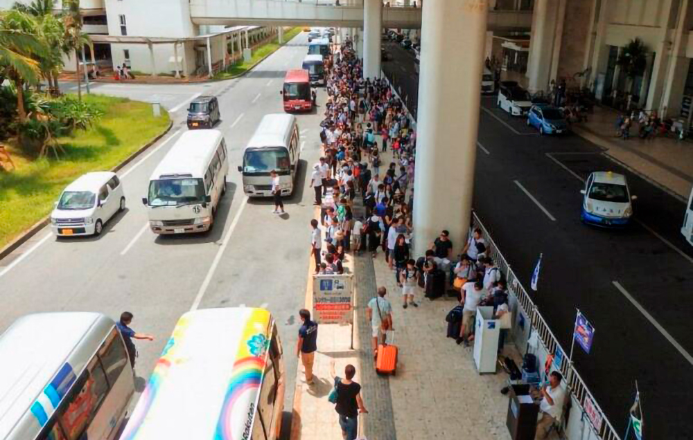 沖縄格安レンタカー セブンズレンタカー 那覇空港混雑
